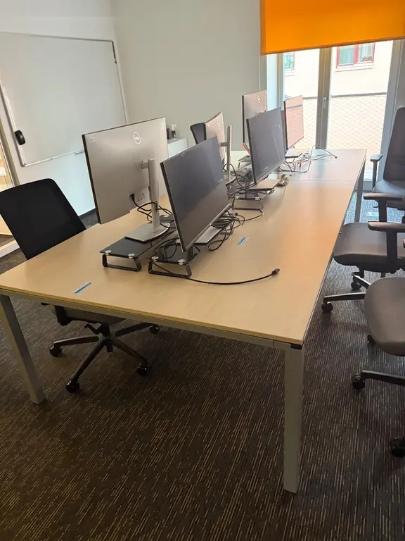 Velký kancelářský stůl Techo 310×140cm