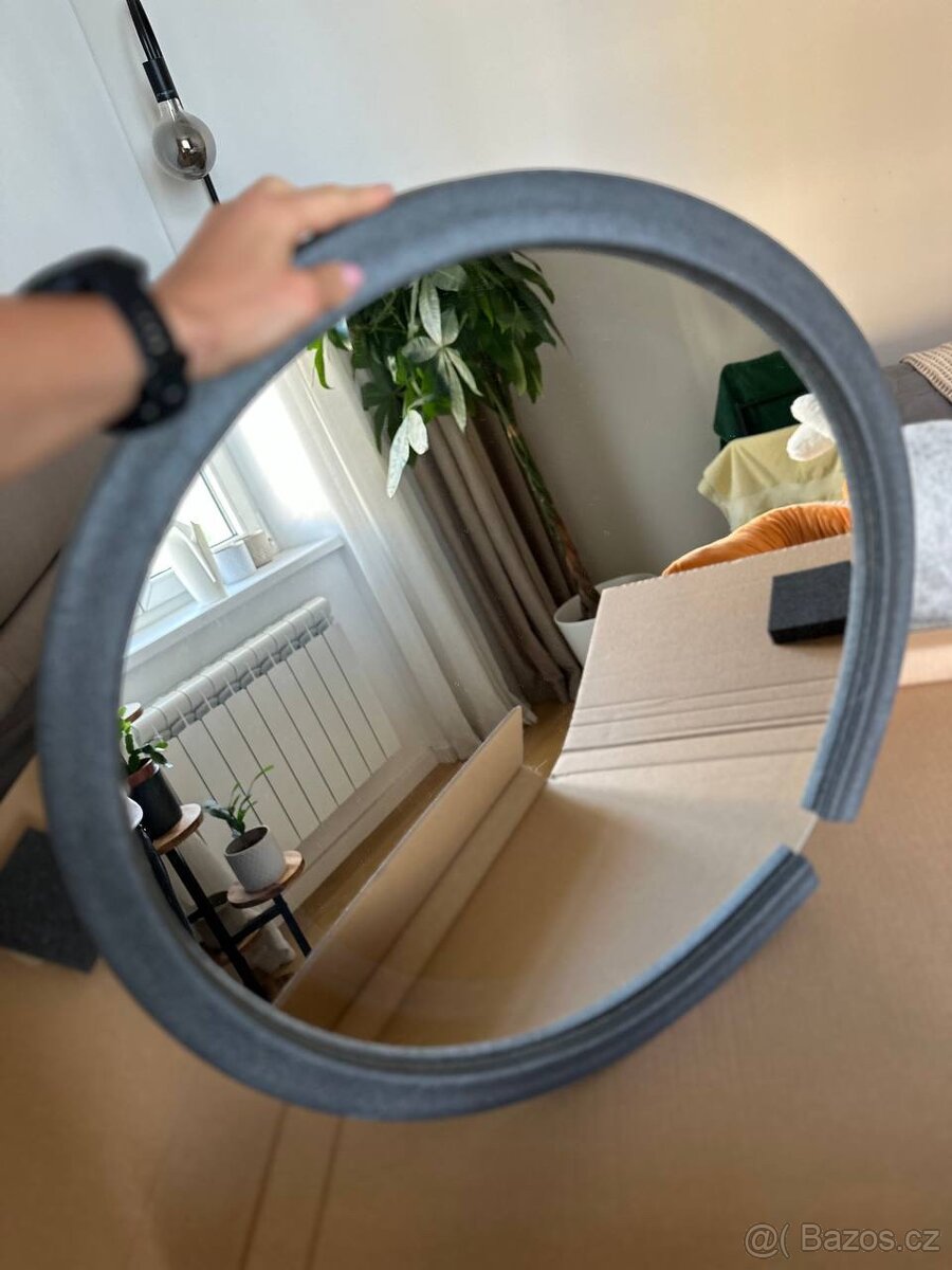 kulaté koupelnové zrcadlo