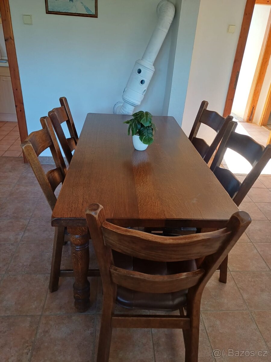 Stůl a židle z masivu