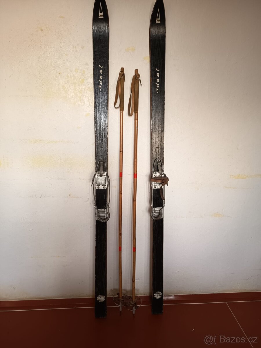 Prodám starožitné dřevěné lyže