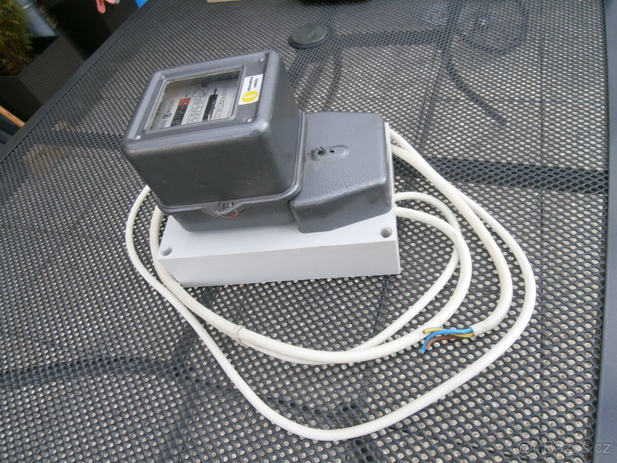 Elektroměr, podružné měření, elektrické hodiny za 400 kč