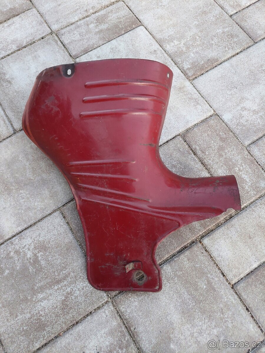 Jawa 550 pařez - podsedlovy plech