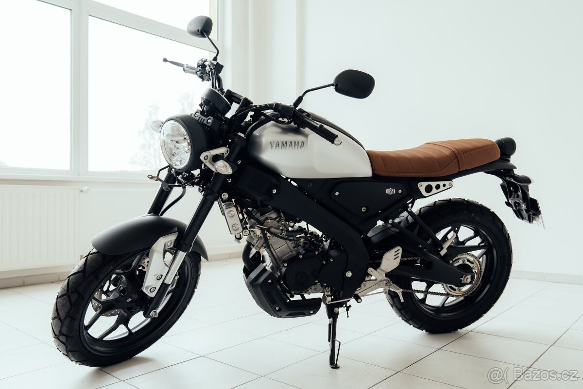 Motorka Yamaha XSR 155 - Stříbrná (NOVÁ)