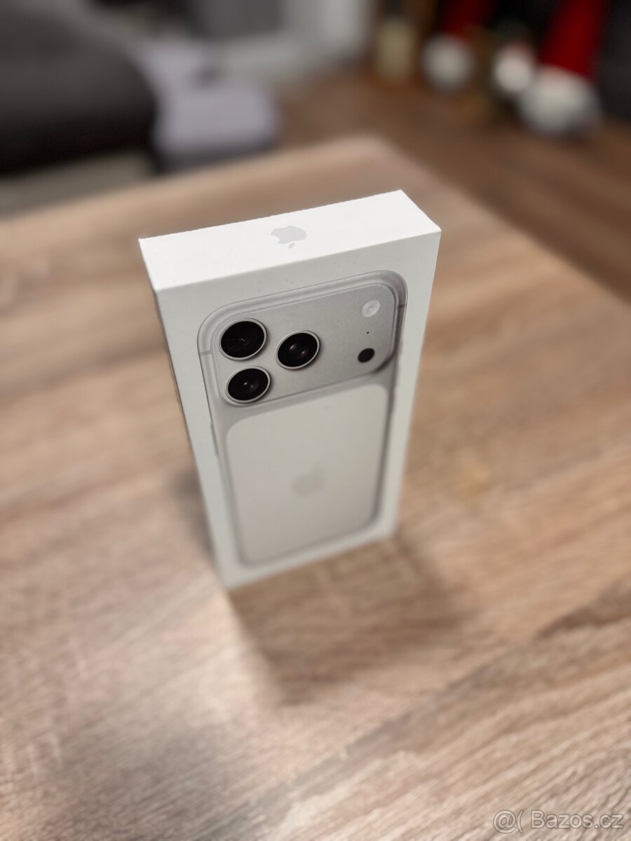 Nový iPhone 17 Pro, 256GB, silver - záruka 2 roky