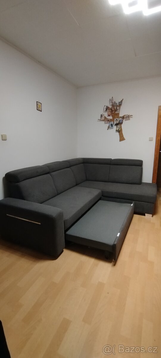 Rozkládací rohový gauč