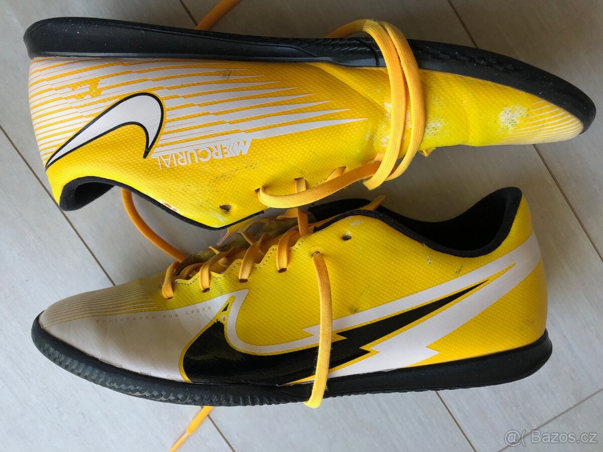 Sálovky Nike Mercurial vel.45 fotbal