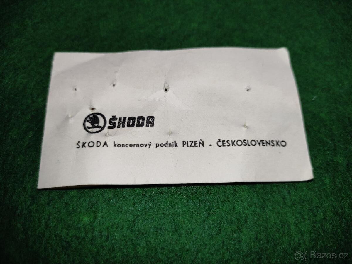 ŠKODA - ODZNAKY V ORIGINÁLNÍM BALENÍ.