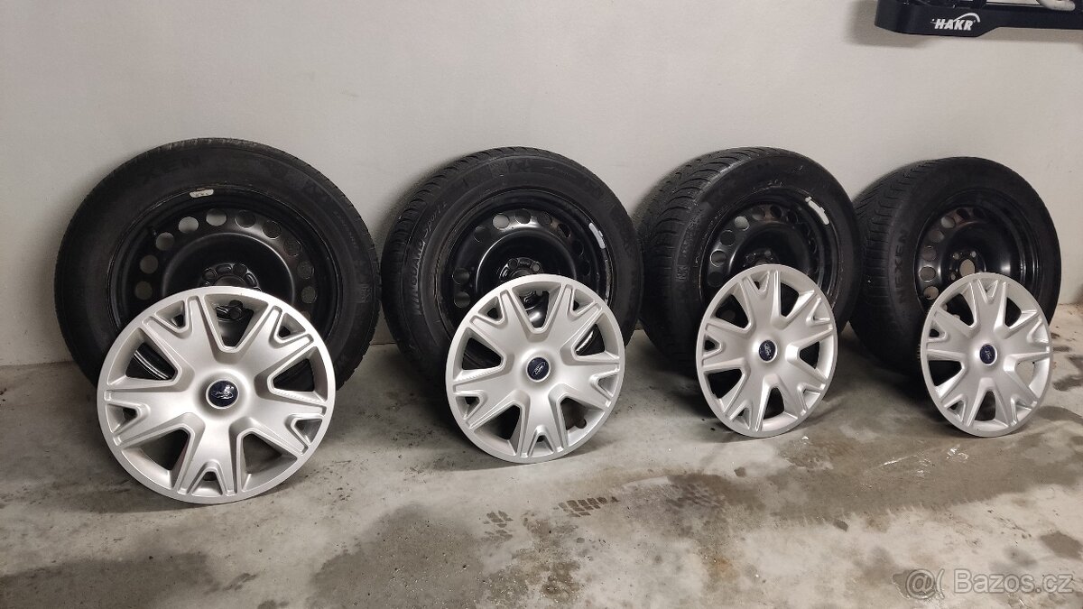 Kola Ford 235/55 R17 zimní pneu + poklice