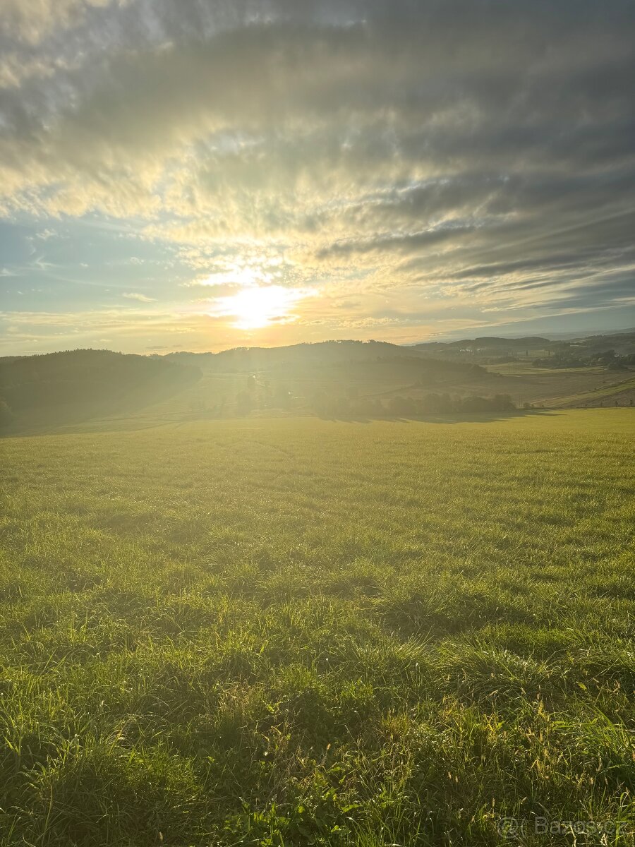Stavební pozemek, samota, Solenice.