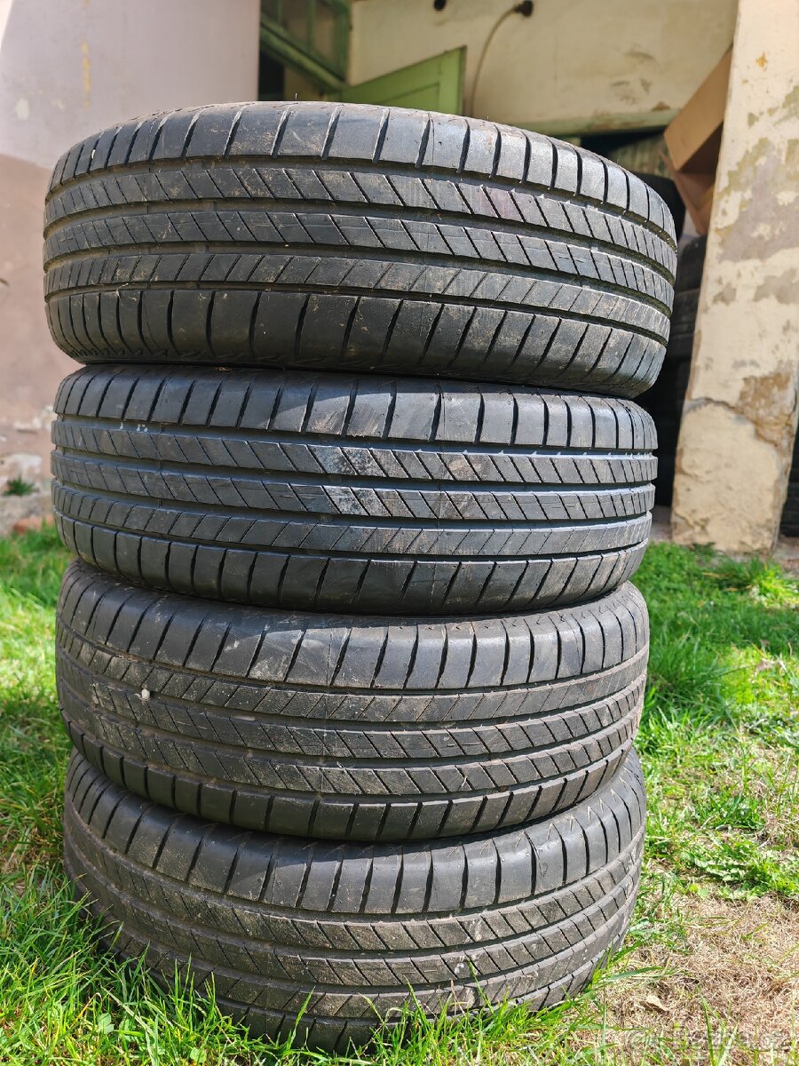 Nové letní Bridgestone 205/60/16.