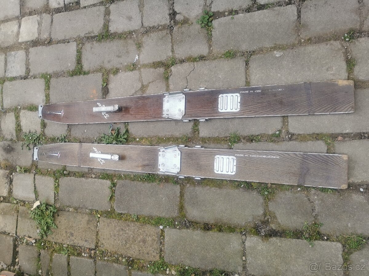 Dřevěné lyže Trapper s vázáním Massag