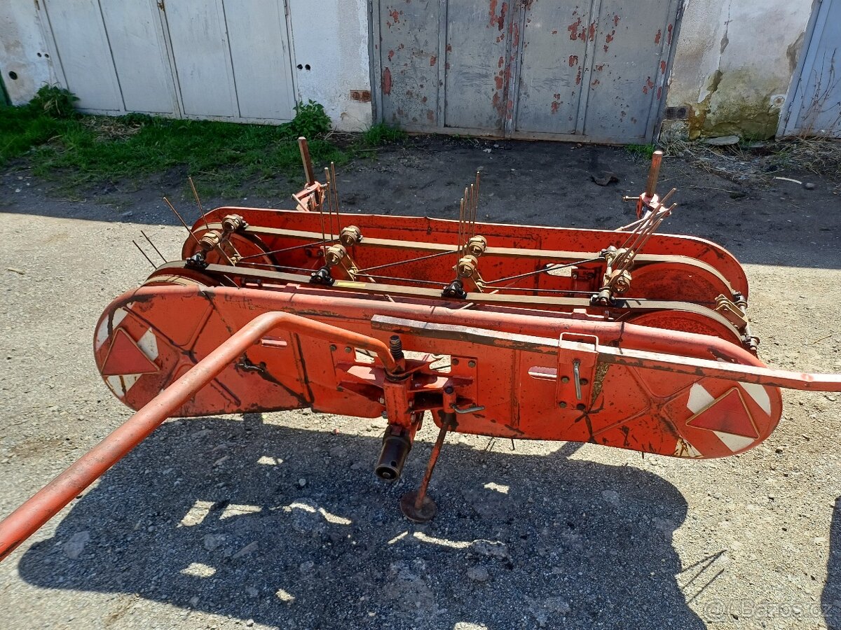 Shrnovač sena MF70