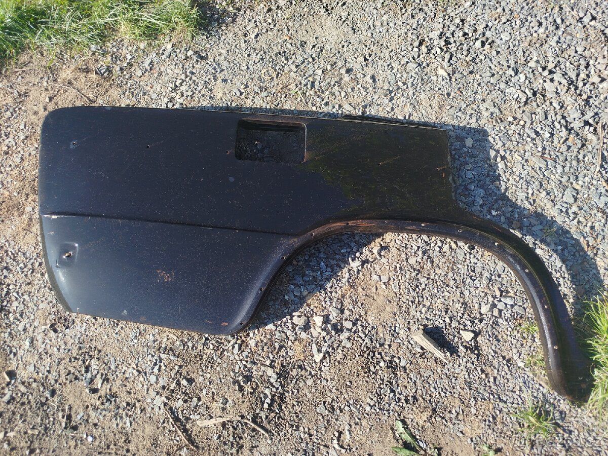 Nový nepoužitý pravý zadní blatník Lada 1500 2103