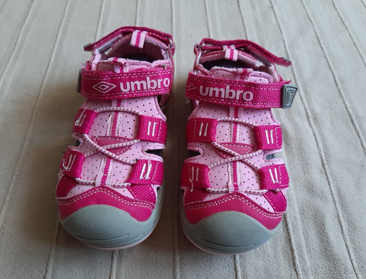 Dívčí obuv Umbro 30