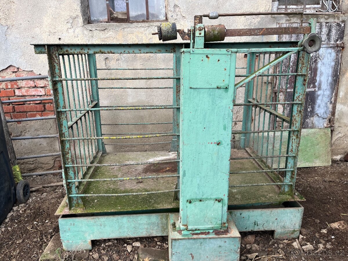 Průmyslová váha na zvířata do 1000kg