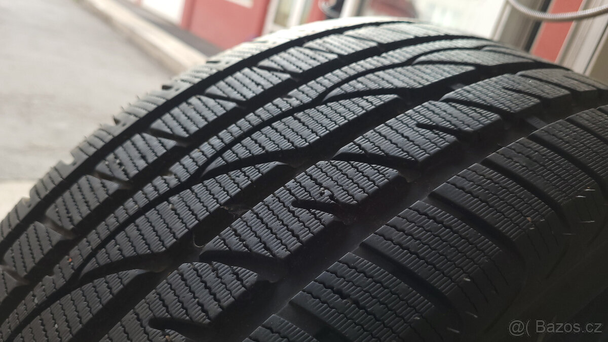90% zimní pneu 245/45/18 XL, sada, levně