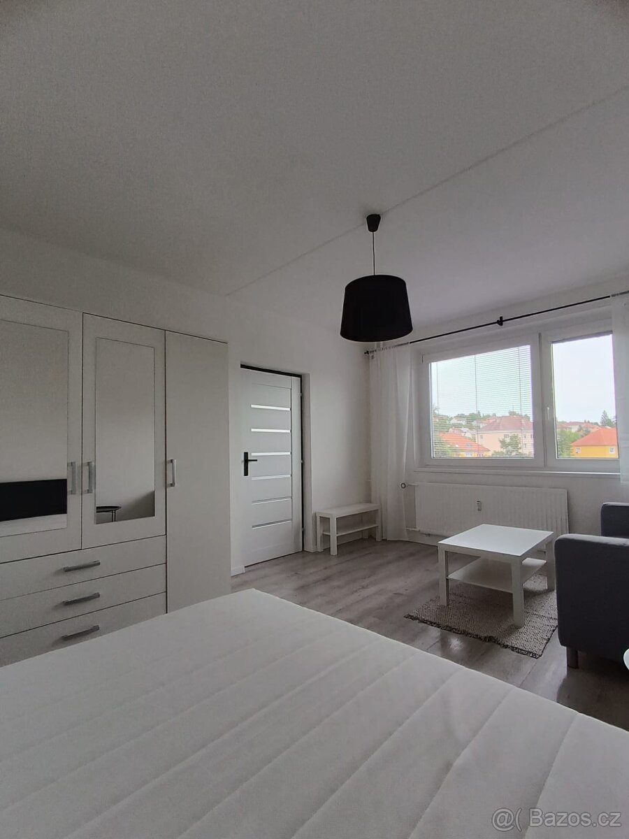 Pronájem kompletně zařízeného bytu 1+1, 36 m² – Sokolov, ul.