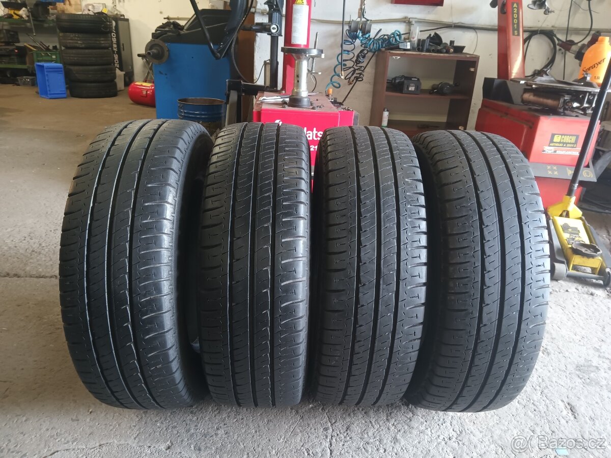 Sada letních pneu 215/65/16.C.Michelin.