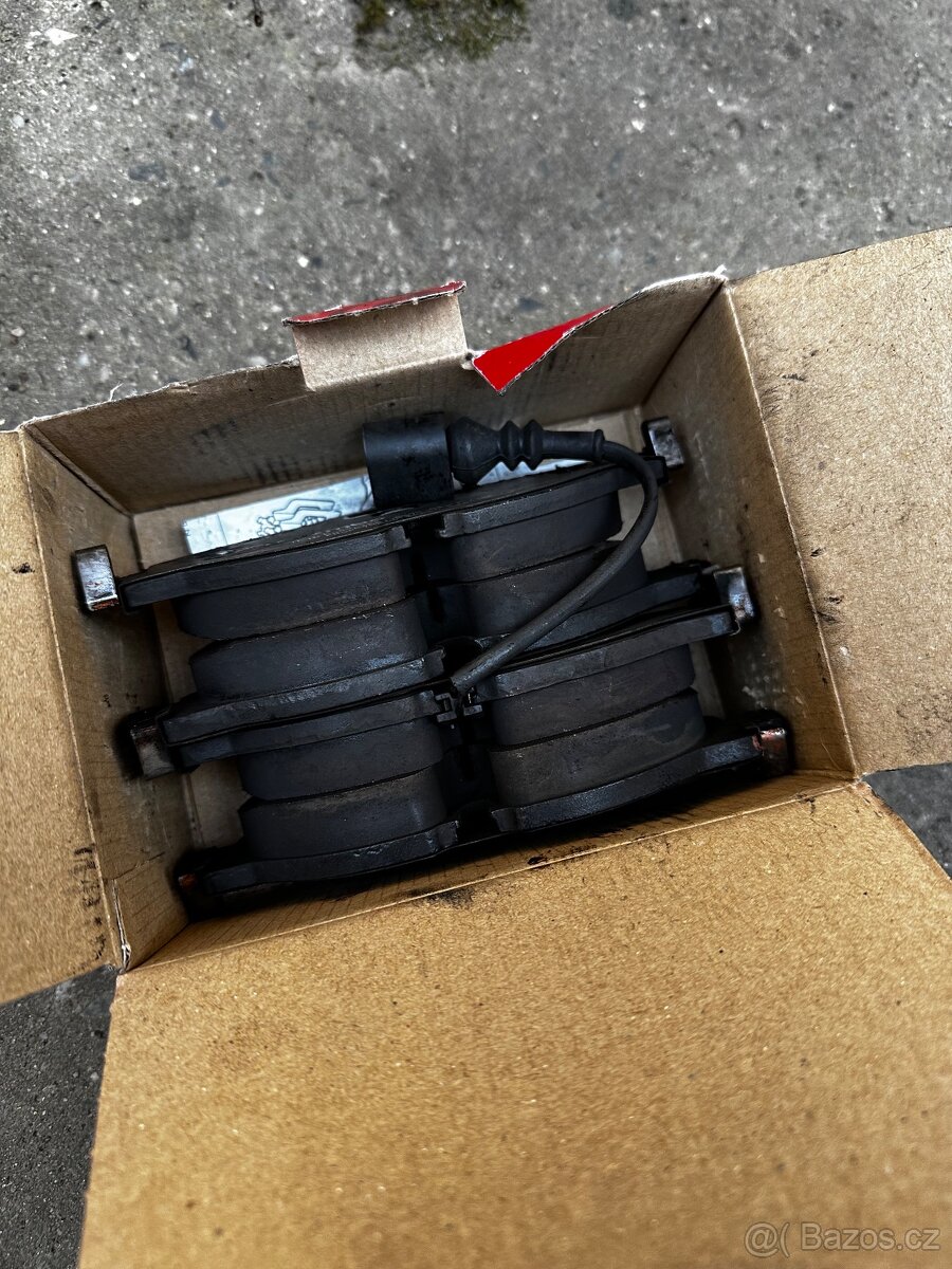 Brzdové destičky BREMBO