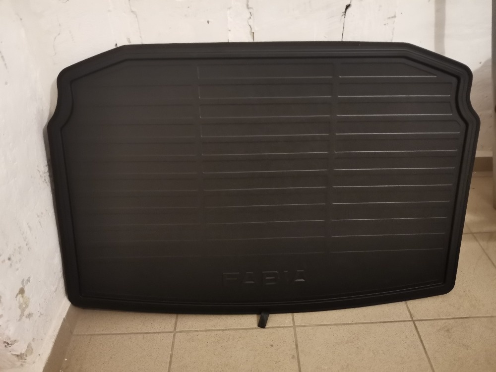 Vana do kufru fabia 4