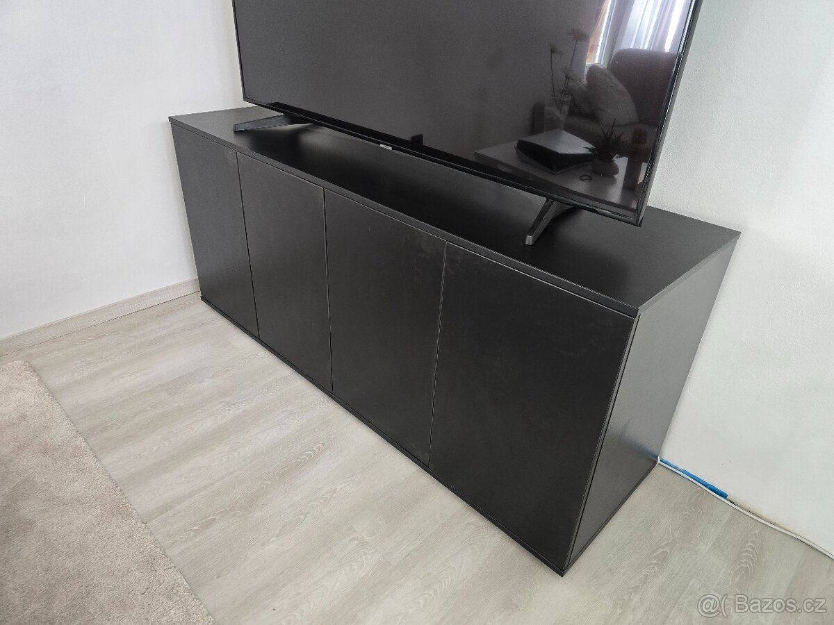 Černá skříň 170x50x75cm
