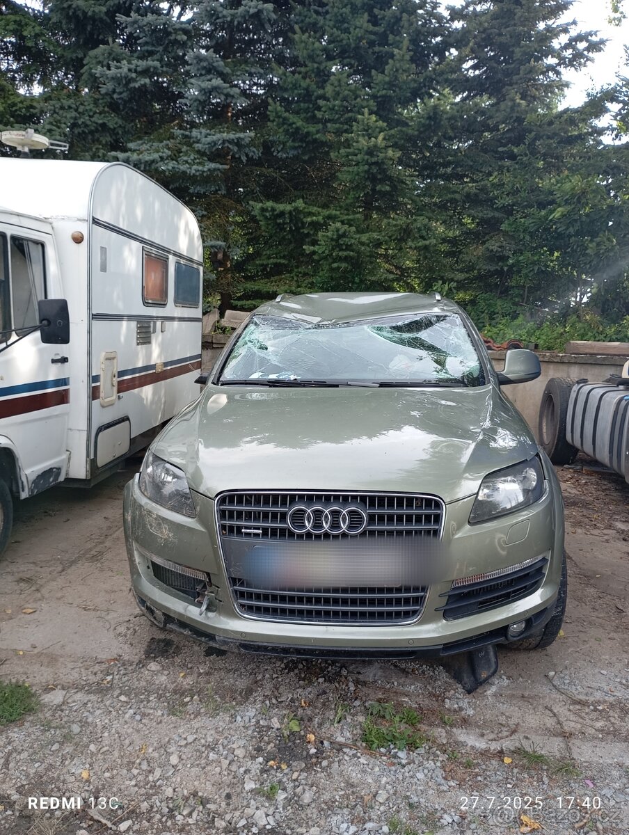 Prodám náhradní díly z Audi Q7 3.0 zdi BUG171kw