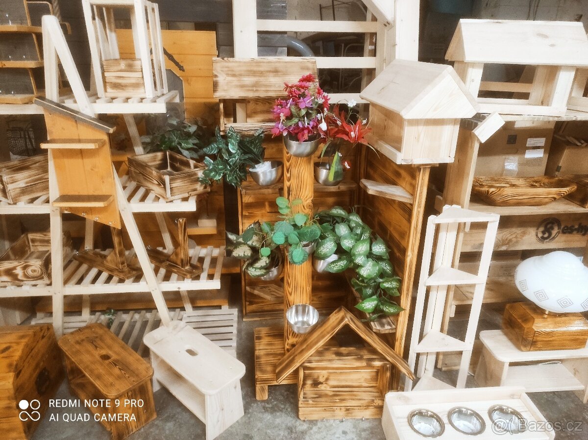 krmítka-stojany na misky pro pejsky a kočičky