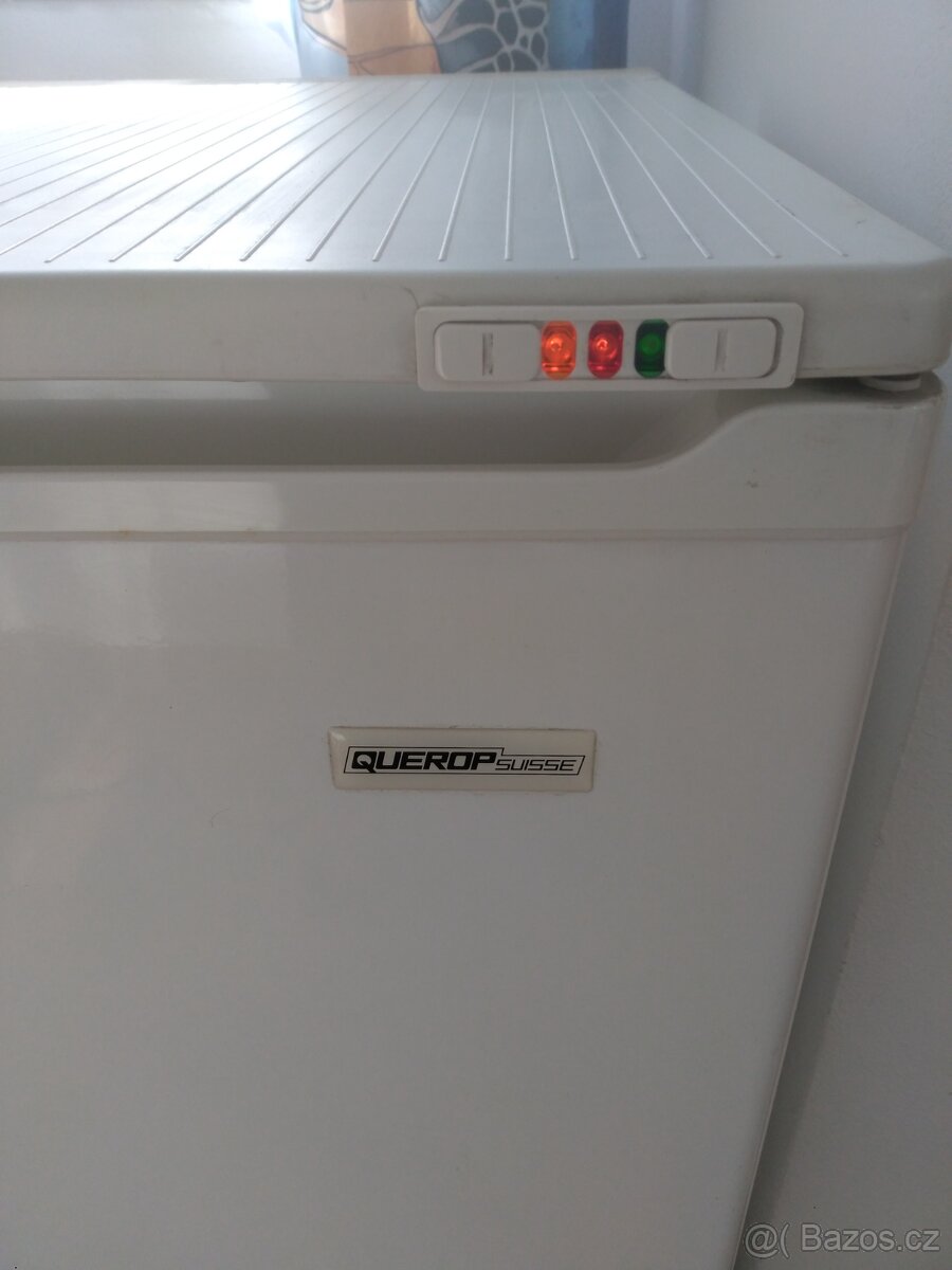 Plně funkční 3 šuplíkový mražák
