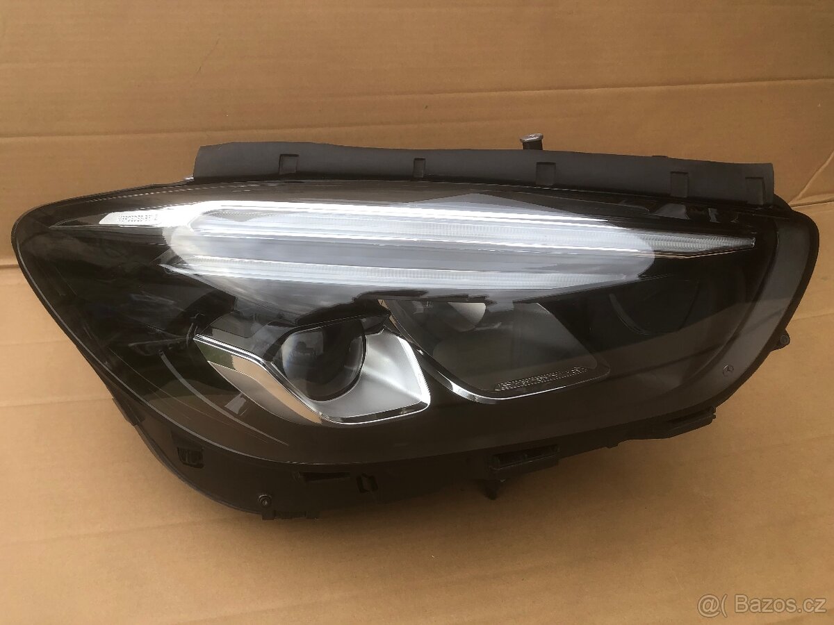 Světlo Mercedes citan w420