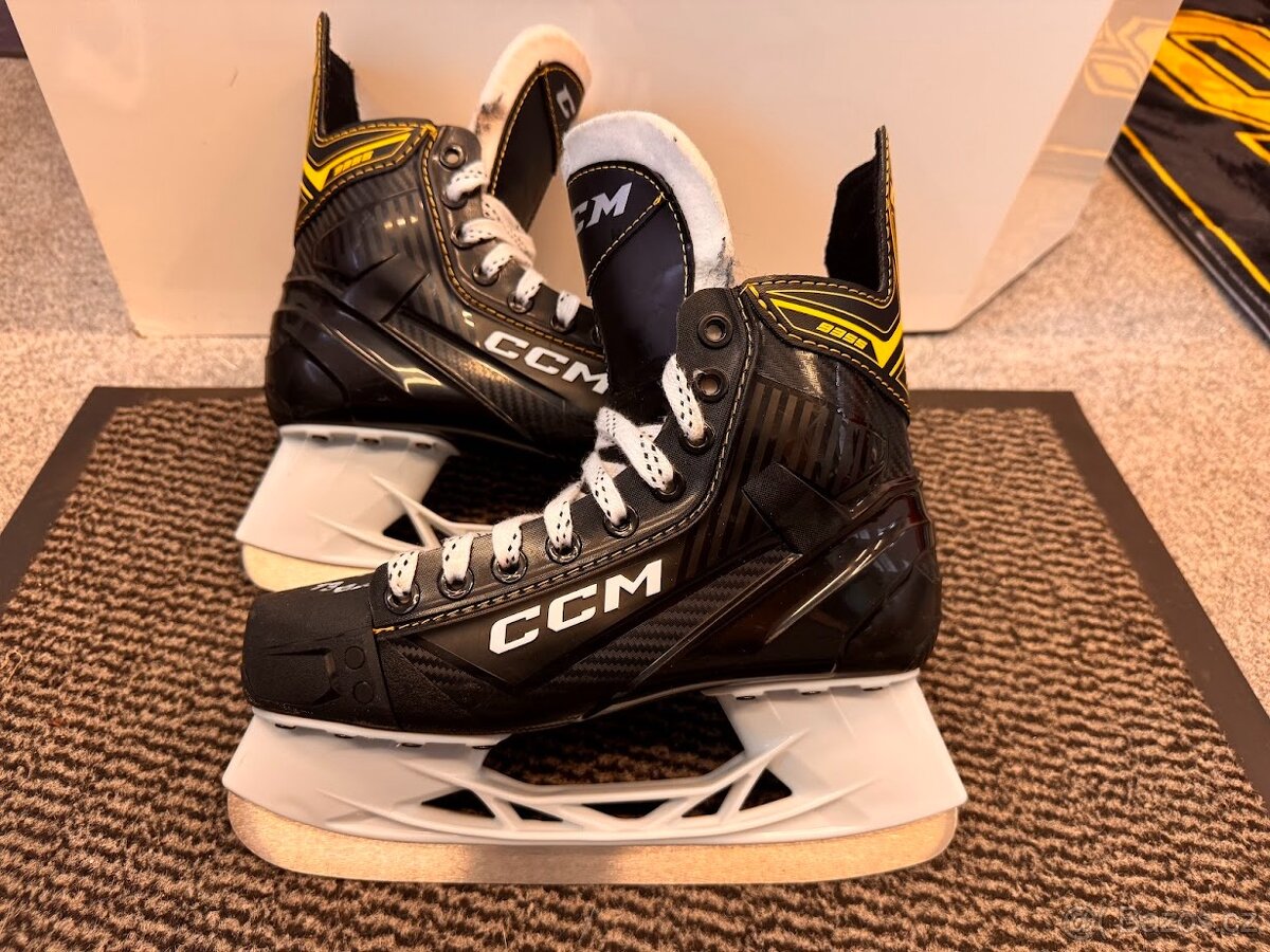 BRUSLE CCM SUPER TACKS 9355, VEL. 38,5/5D