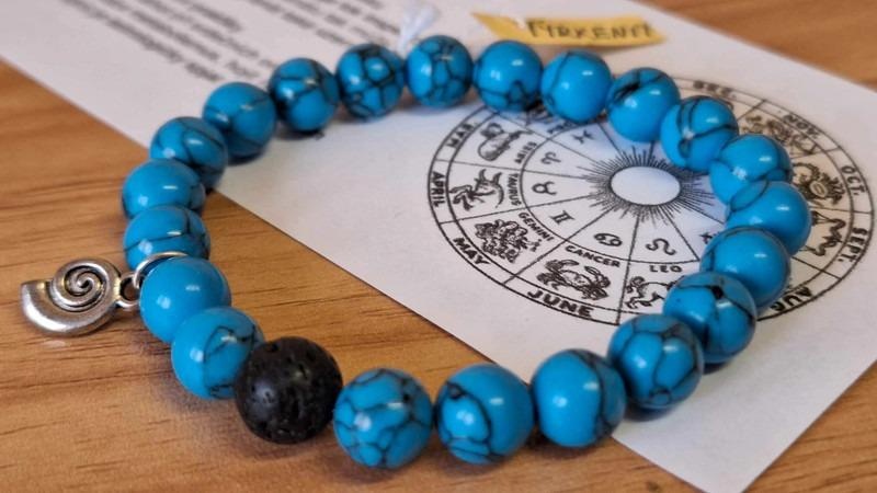 NÁRAMEK Z MINERÁLŮ - TYRKENIT, LÁVOVÝ KÁMEN. V dárkovém bale