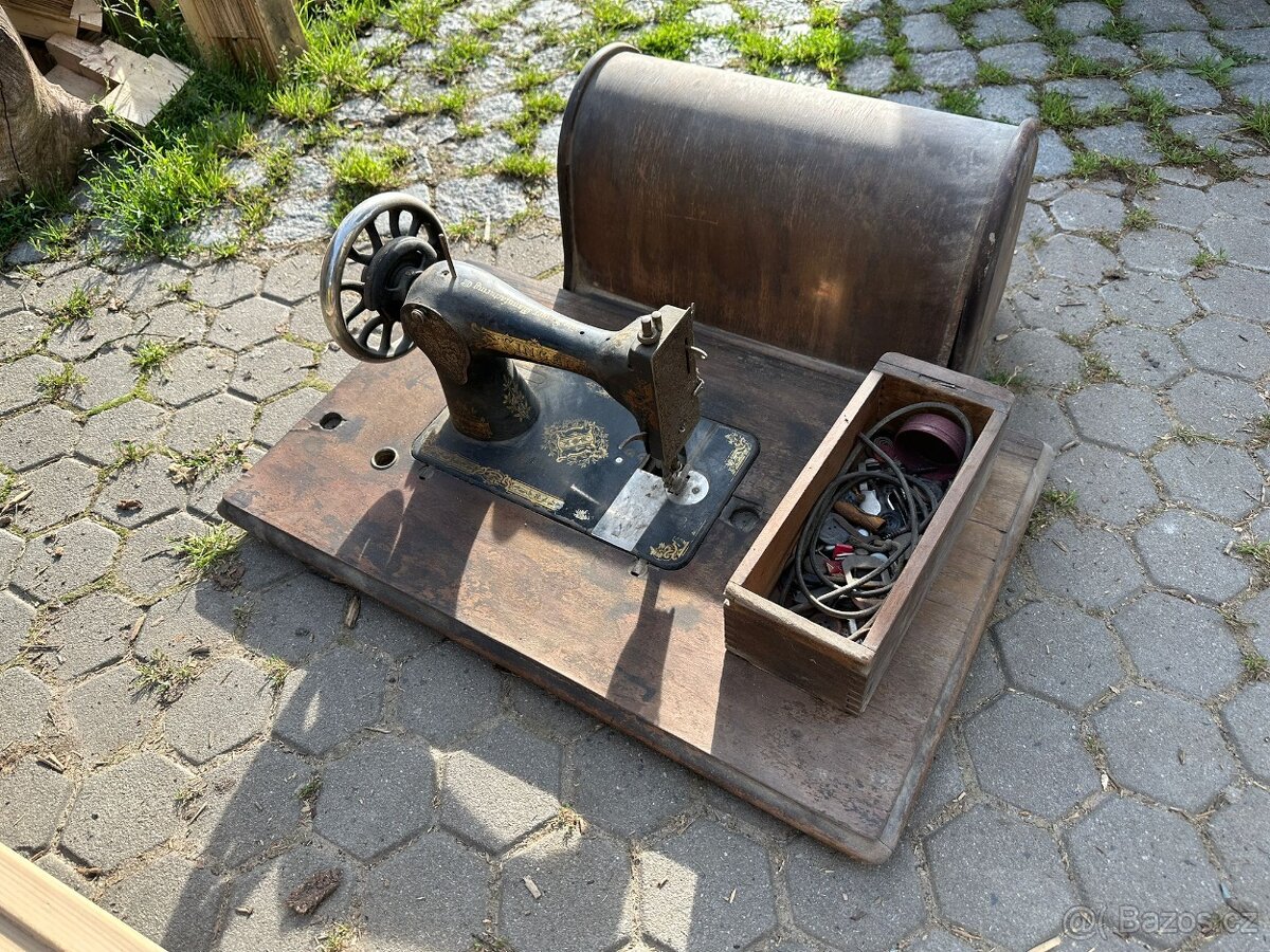 Šicí stroj Singer