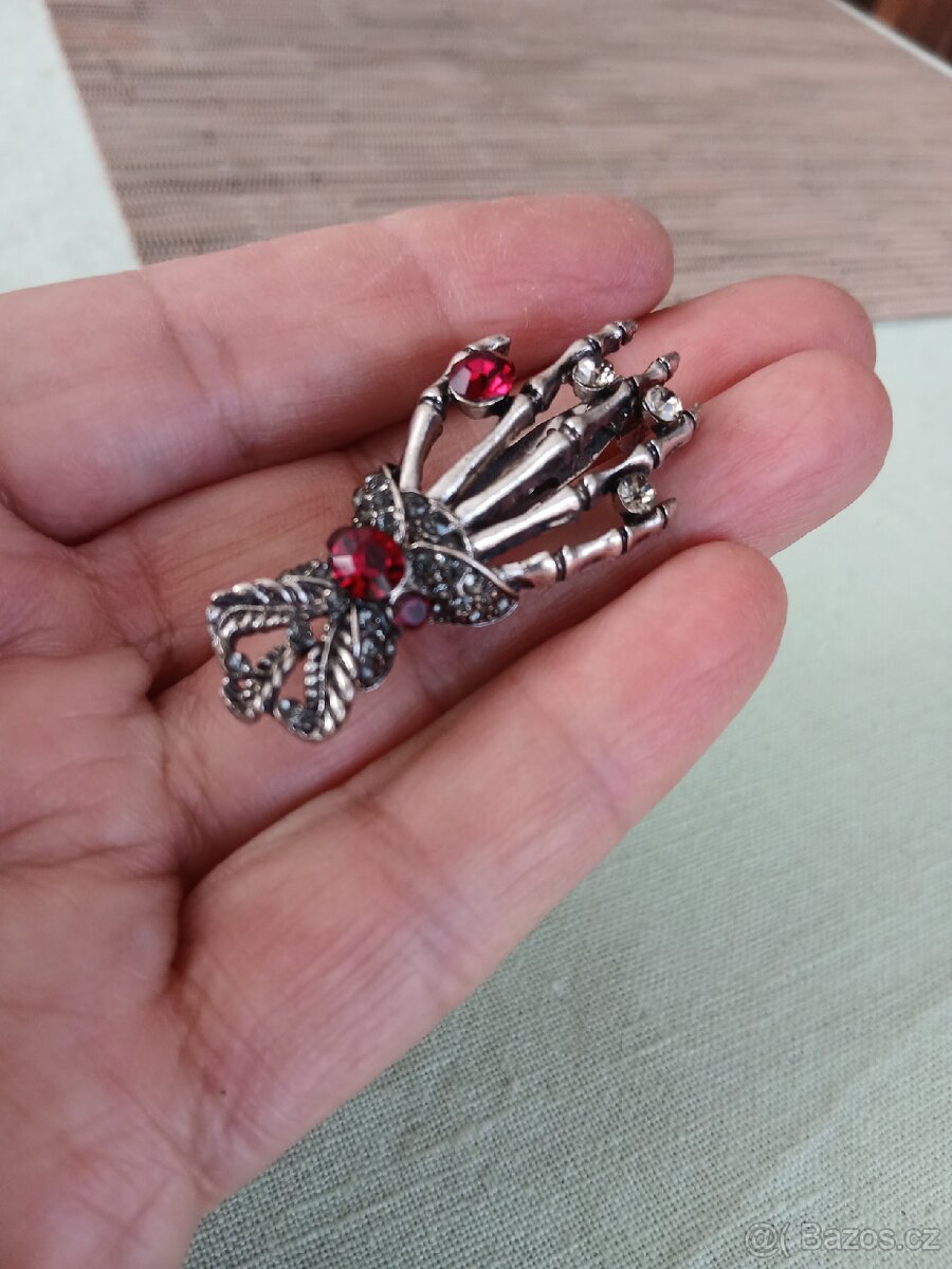 Mix bižuterie brože