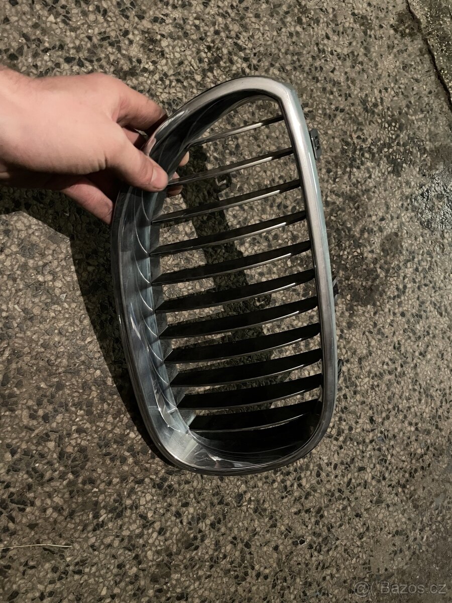 BMW E60 E61 pravá ledvinka