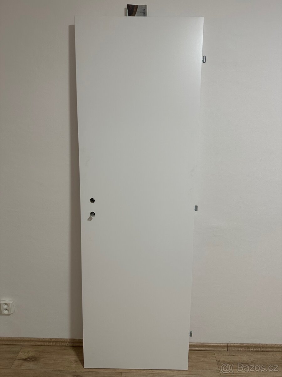 ZDARMA, ZA ODVOZ - Bílé dveře plné 60cm pravé