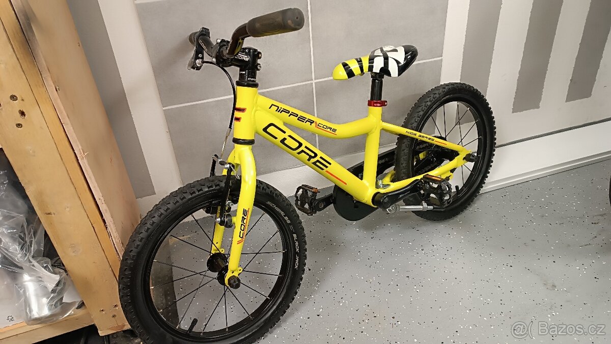 Dětské kolo CORE NIPPER 16 žluté