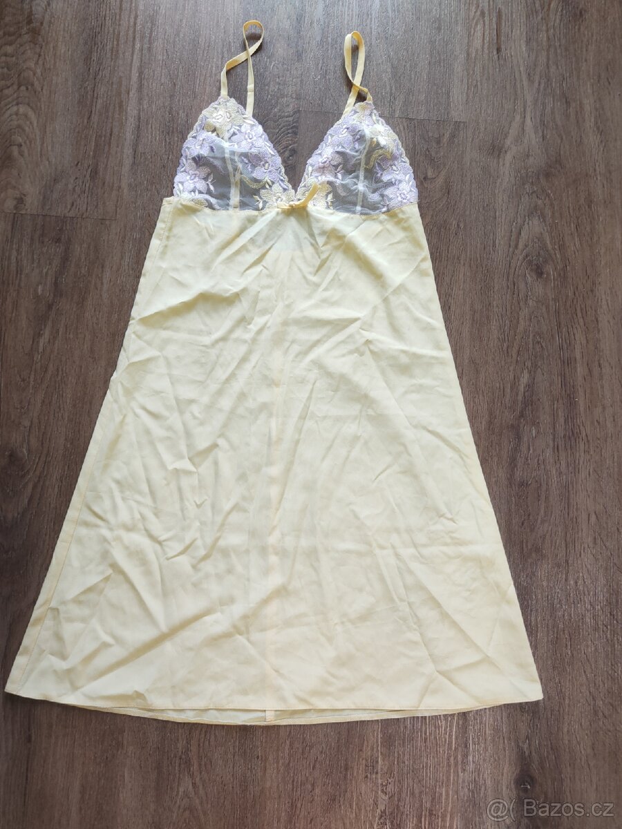 Krásná noční košilka vel.36-38