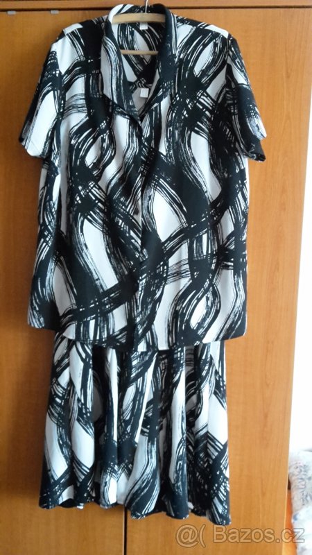 DÁMSKÉ ŠATY S HALENKOU