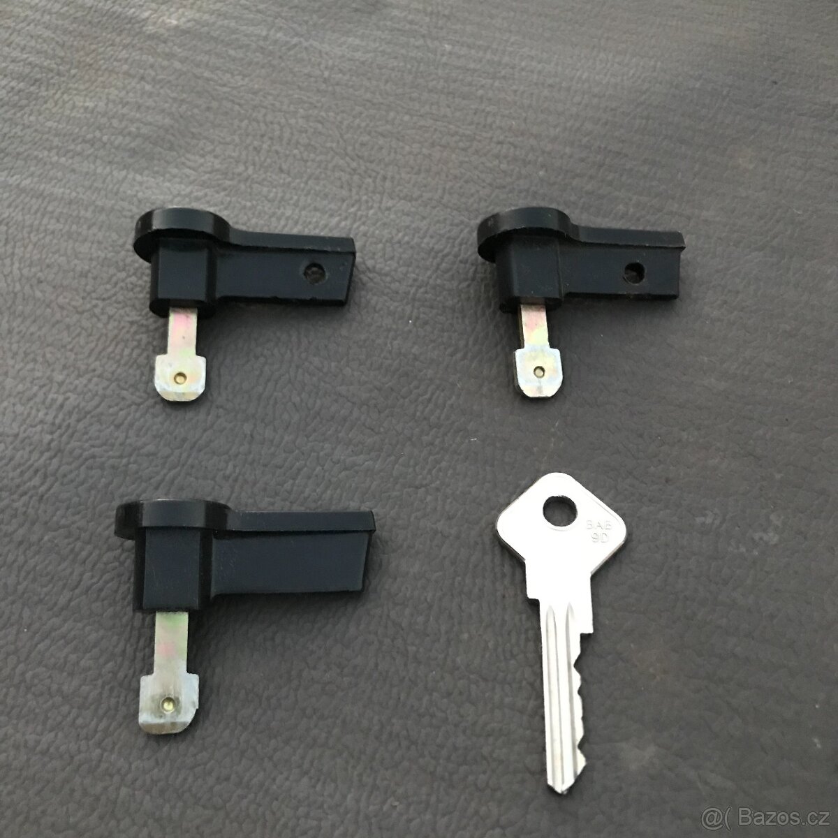 Prodam 3 kusy klicu do zapalovaci skrinky SIMSON