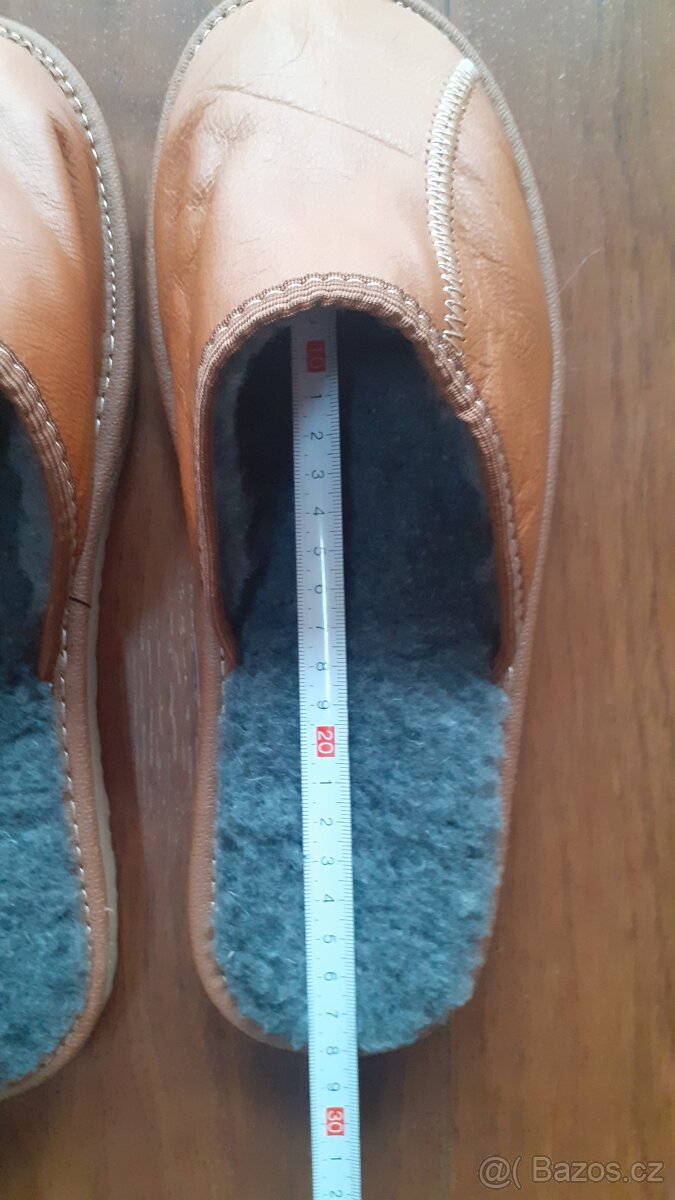 Pánské kožené nové papuče s beránkem vel. 42, 28 mm