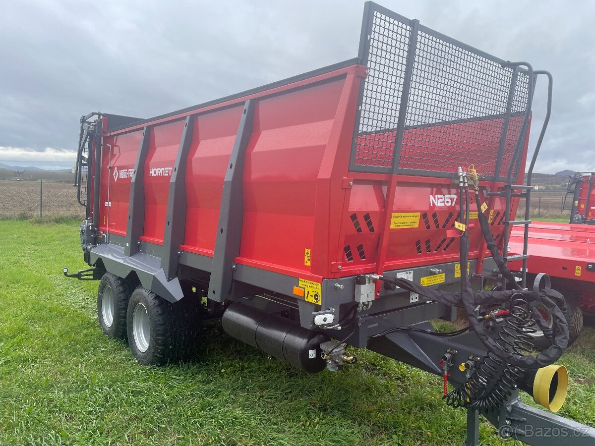 Rozmetadlo hnoje Metal-Fach 267 8t Hornet