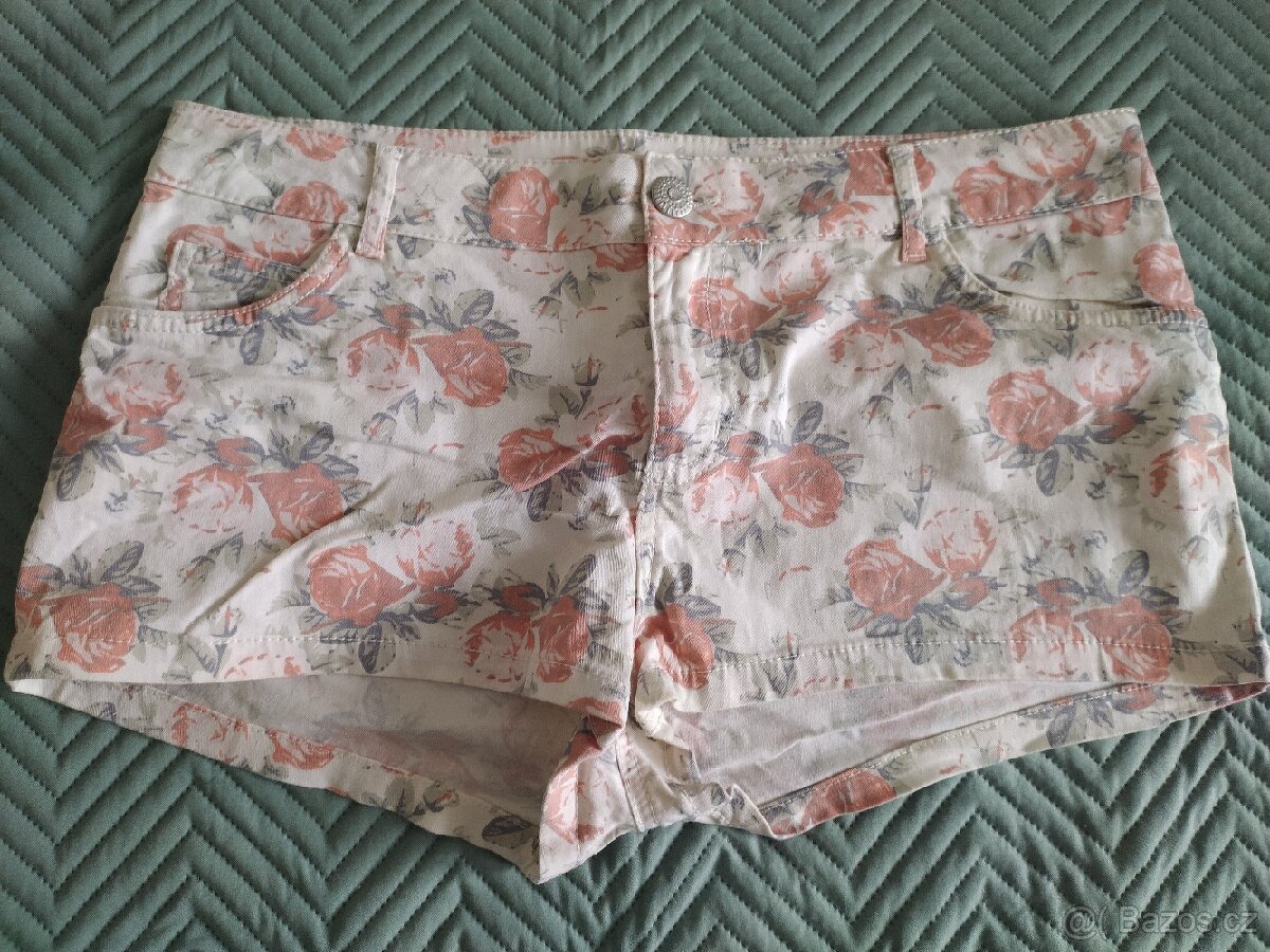 Dámské kraťasy vel.42