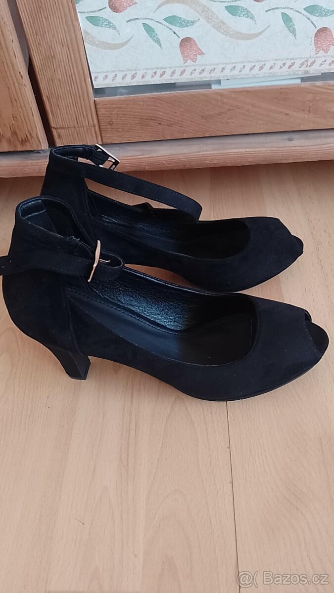 Dámské boty velikost 42