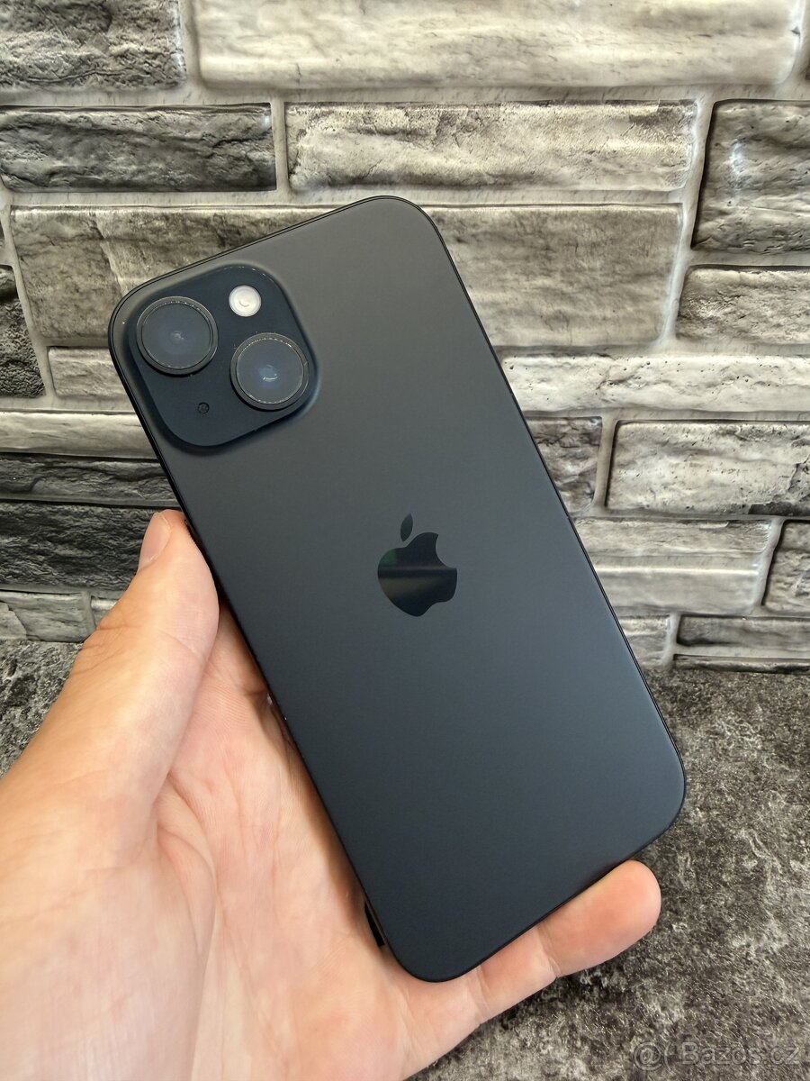 iPhone 15 128GB Black, baterie 84%