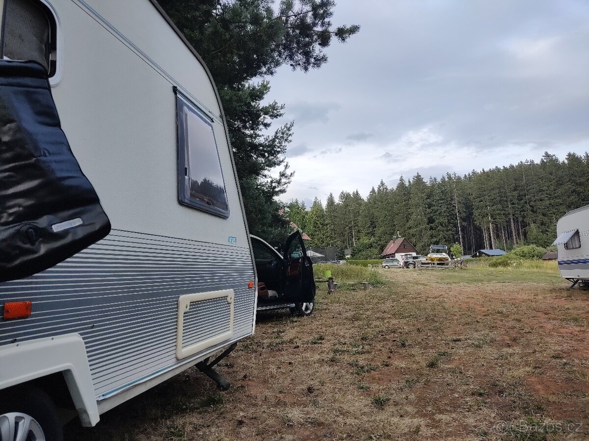 Beyerland Vitesse 430_B, nová STK, předstan, WC