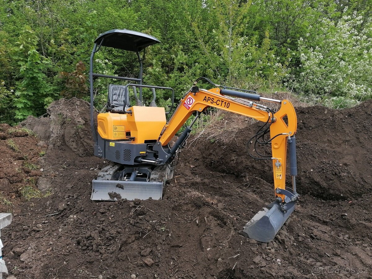 Minibagr APS-CT10