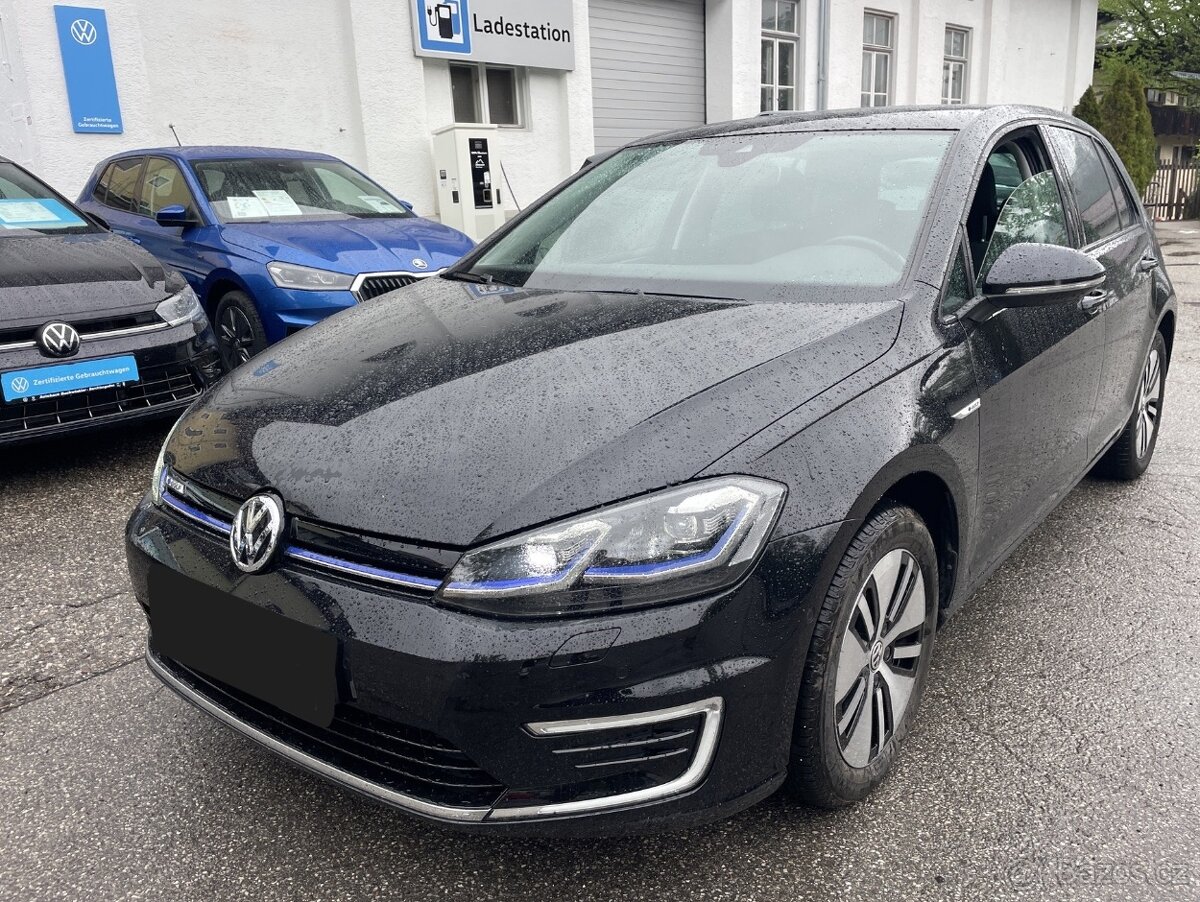 VW Golf VII e-Golf 1.majitel servisní kniha 25000Km DPH