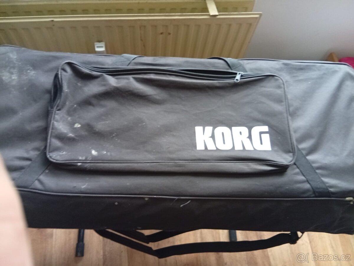 Dobrý den prodám skoro nové klávesy Korg pá 700 v super stav