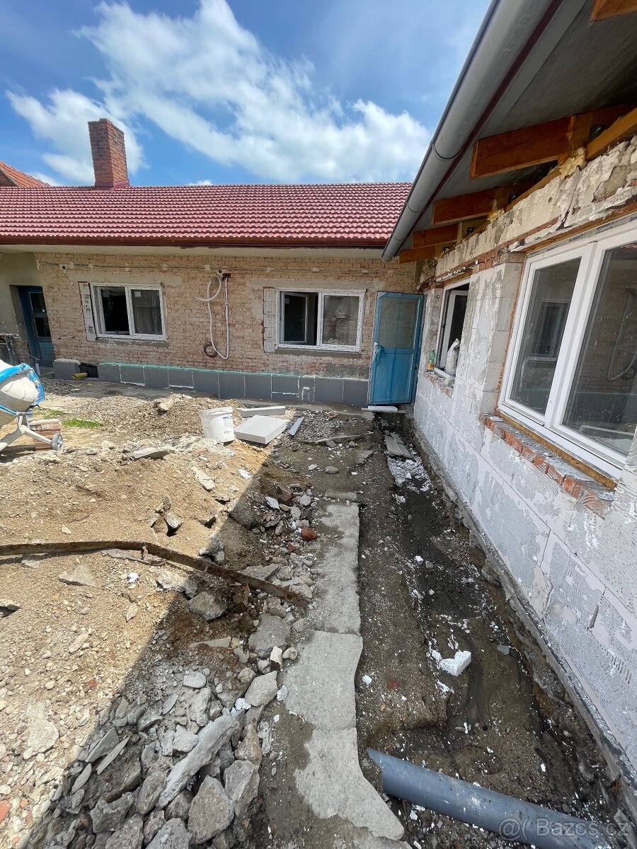 Pomocník na stavbu
