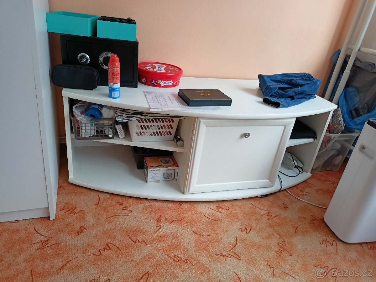 TV skříňka